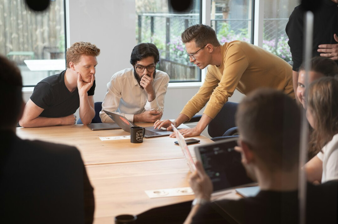successful manager in meeting